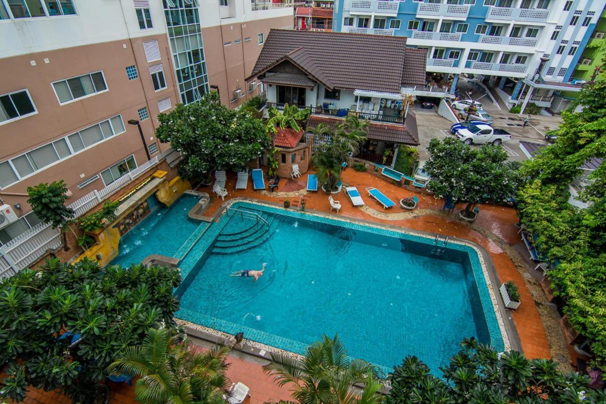 Sutus Court 7 Hotel Pattaya Luaran gambar
