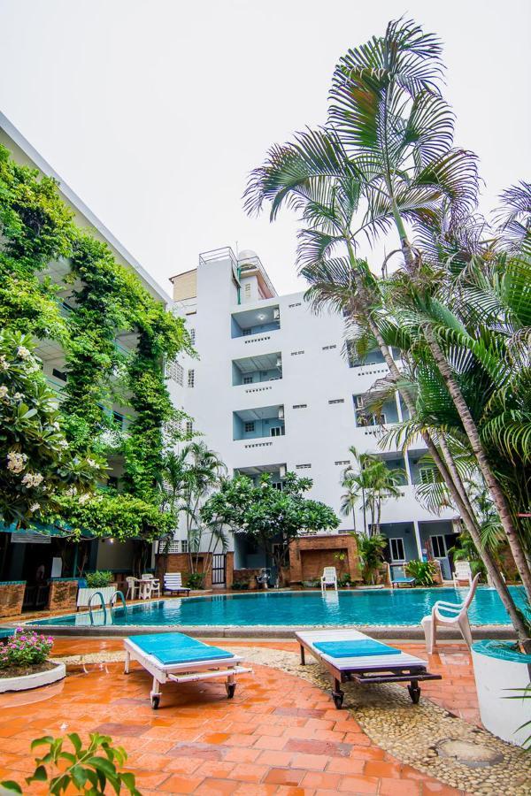 Sutus Court 7 Hotel Pattaya Luaran gambar