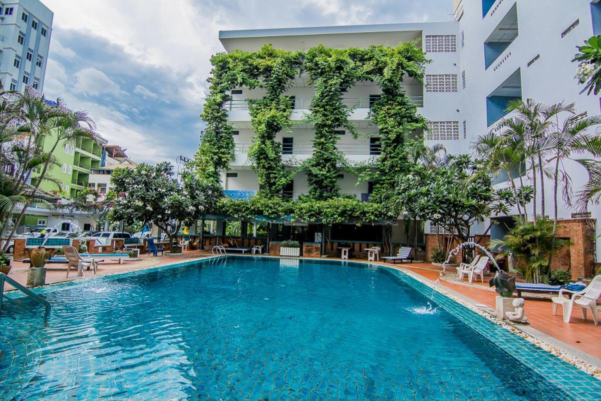 Sutus Court 7 Hotel Pattaya Luaran gambar