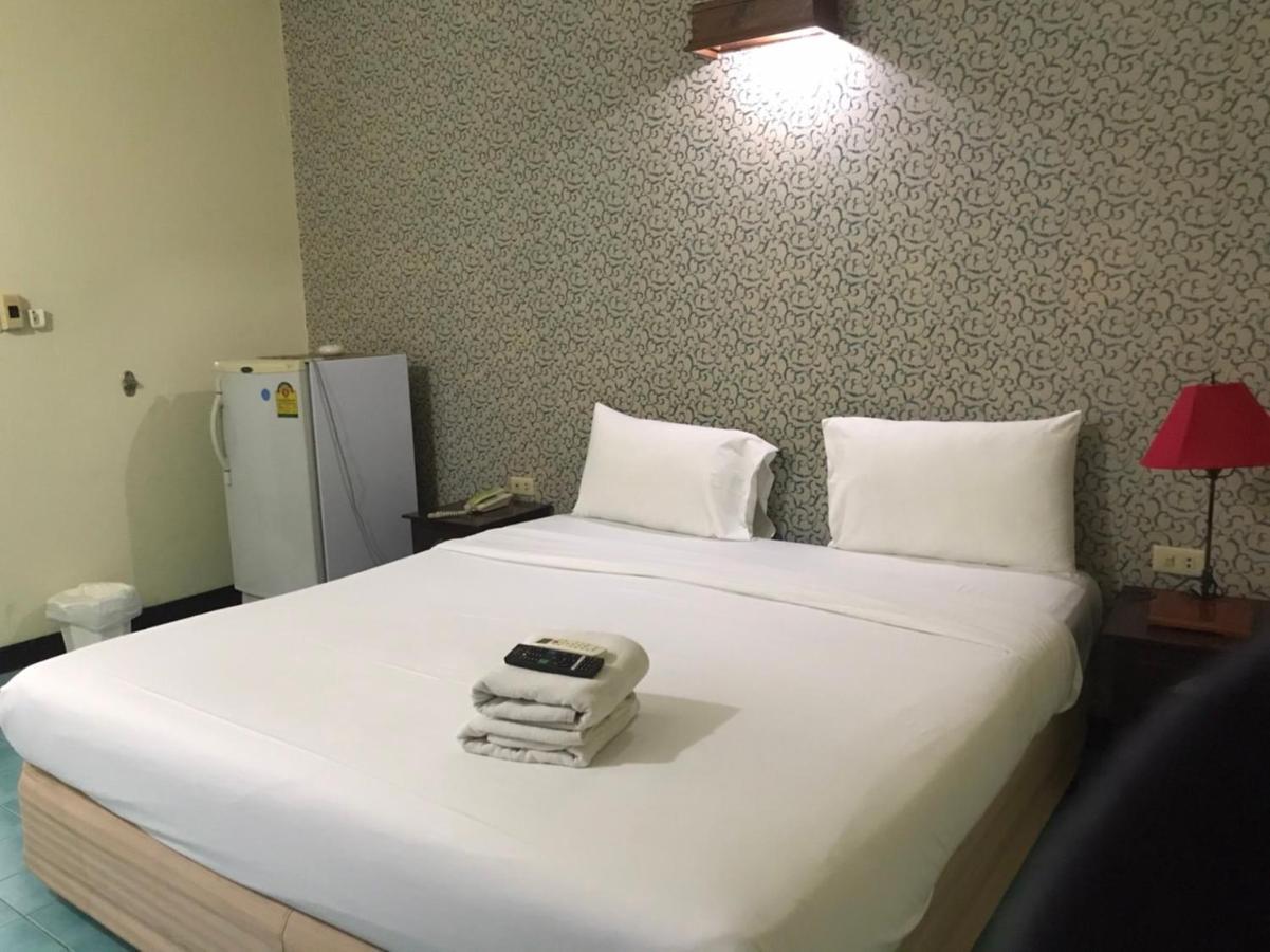 Sutus Court 7 Hotel Pattaya Luaran gambar