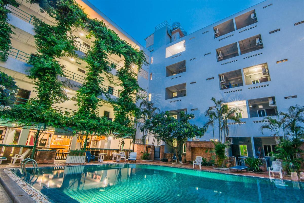 Sutus Court 7 Hotel Pattaya Luaran gambar
