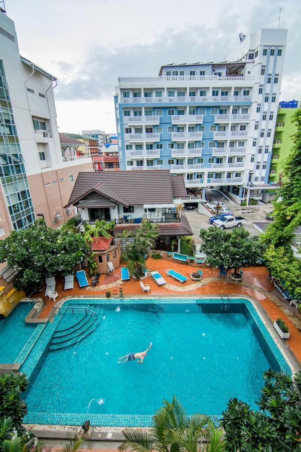 Sutus Court 7 Hotel Pattaya Luaran gambar
