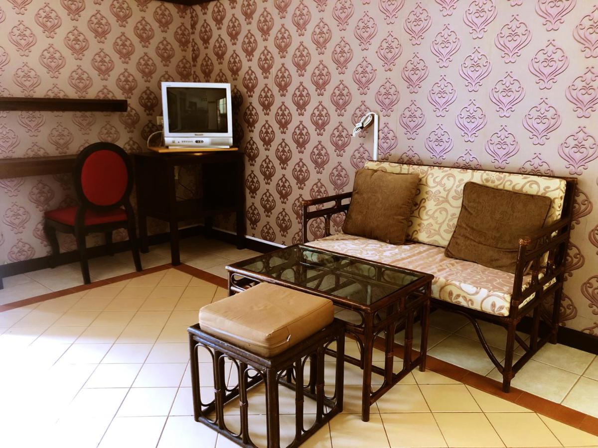 Sutus Court 7 Hotel Pattaya Luaran gambar