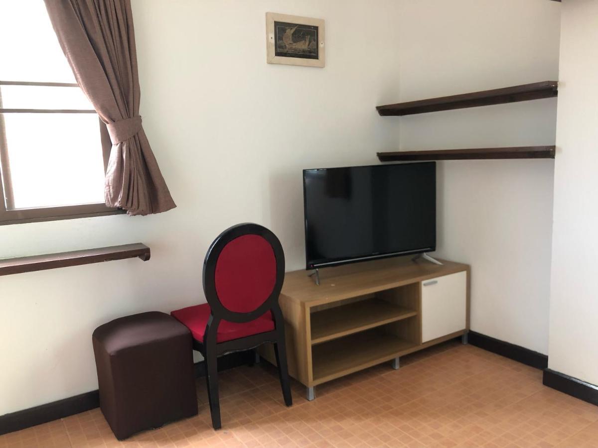 Sutus Court 7 Hotel Pattaya Luaran gambar