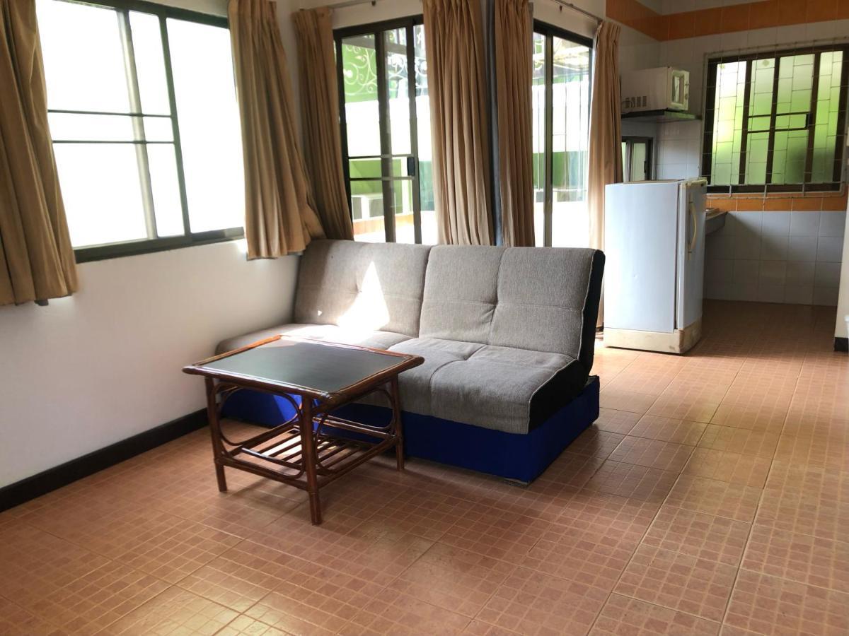 Sutus Court 7 Hotel Pattaya Luaran gambar